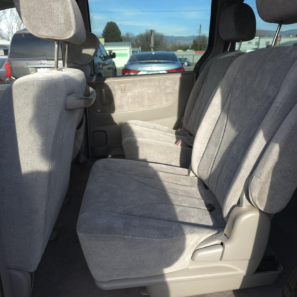 Mazda MPV  2003