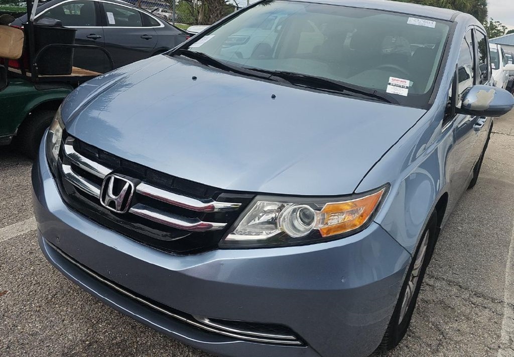 2014 Honda Odyssey EX photo 2