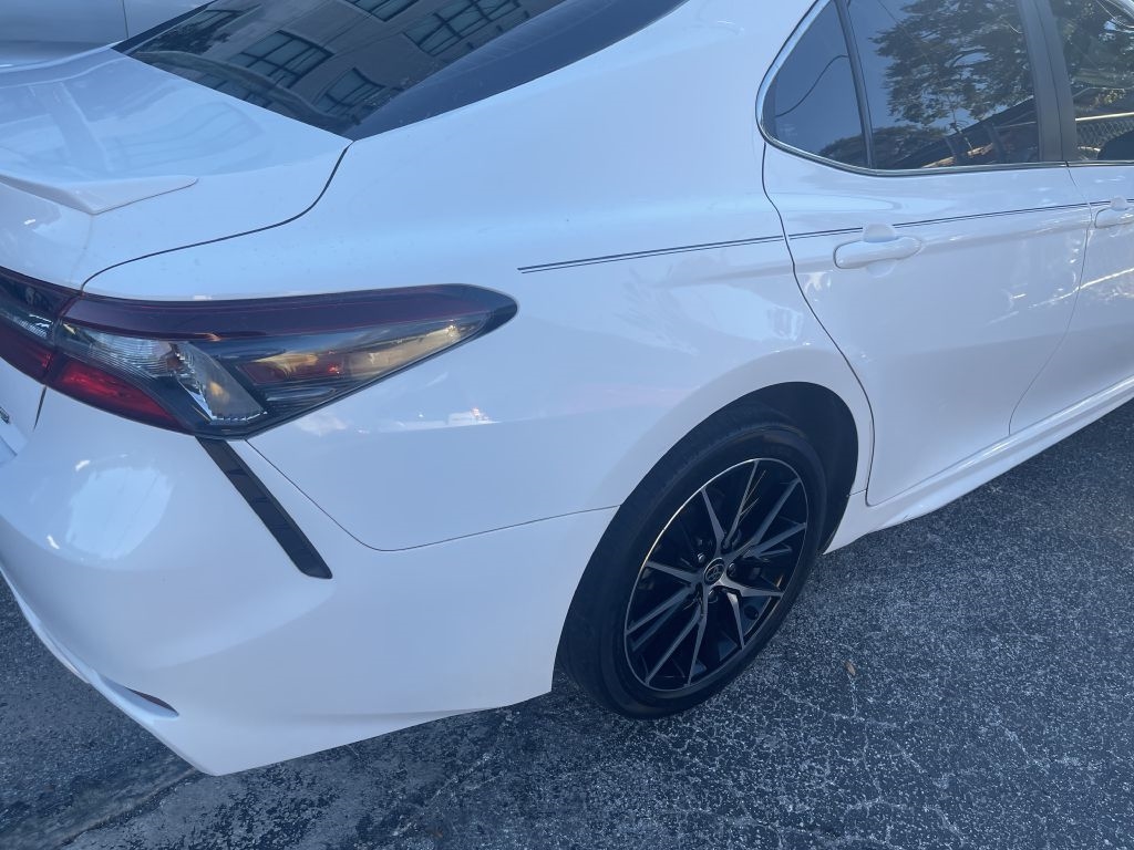 Toyota Camry SE 2021