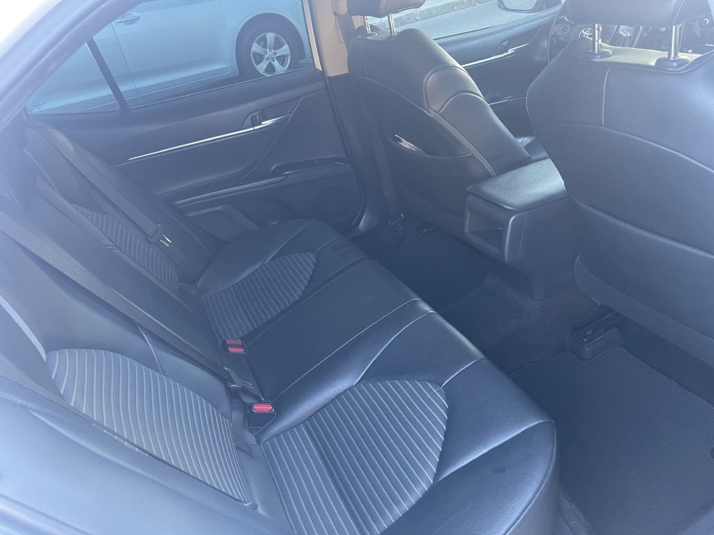 Toyota Camry SE 2021