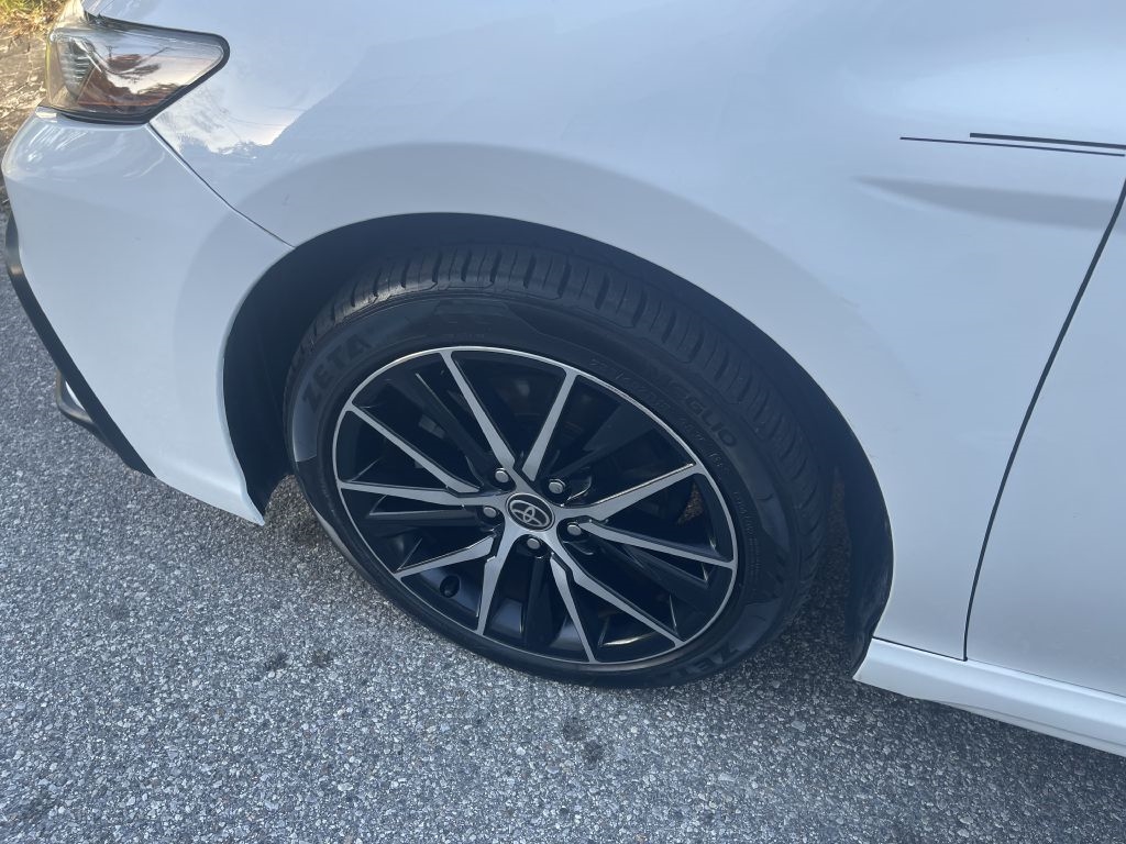 Toyota Camry SE 2021