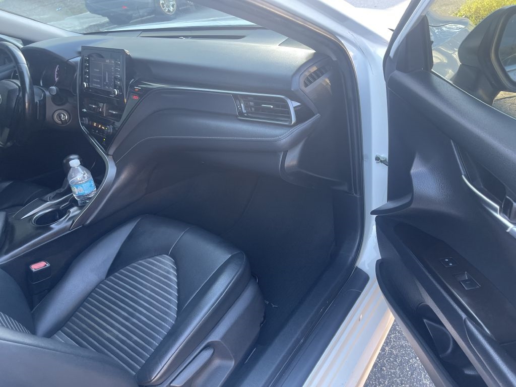 Toyota Camry SE 2021