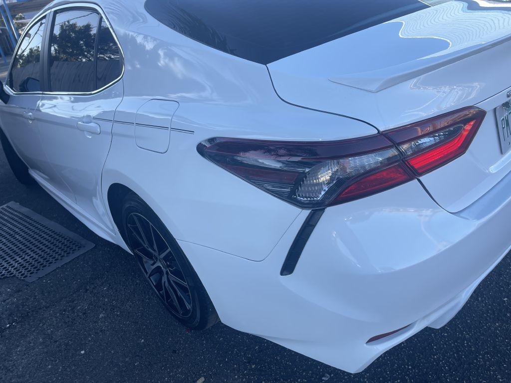 Toyota Camry SE 2021