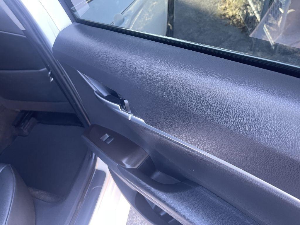 Toyota Camry SE 2021