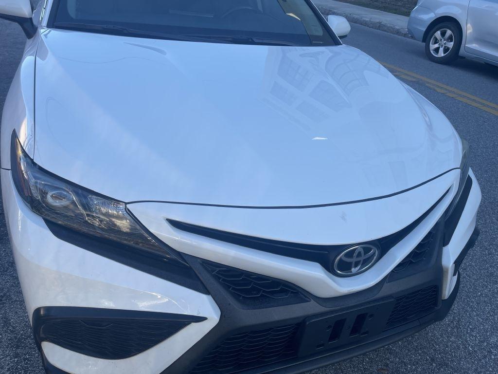 Toyota Camry SE 2021