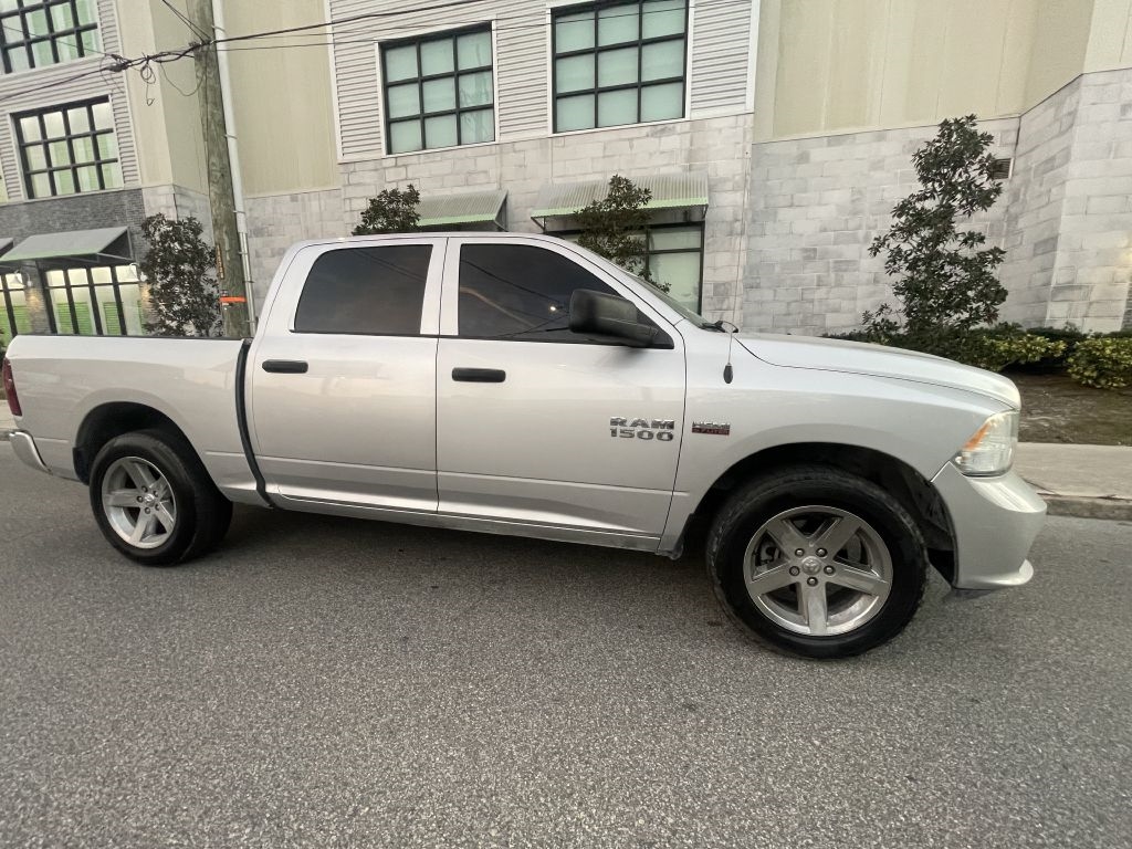 RAM 1500 Tradesman Crew Cab SWB 2WD 2015