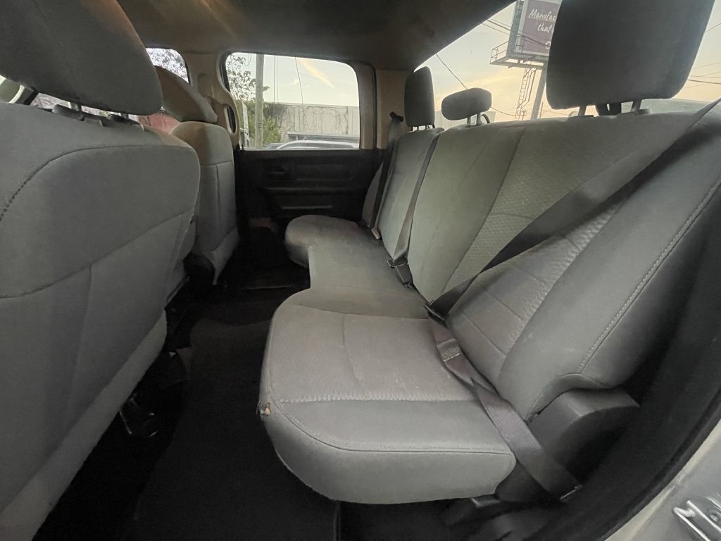 RAM 1500 Tradesman Crew Cab SWB 2WD 2015