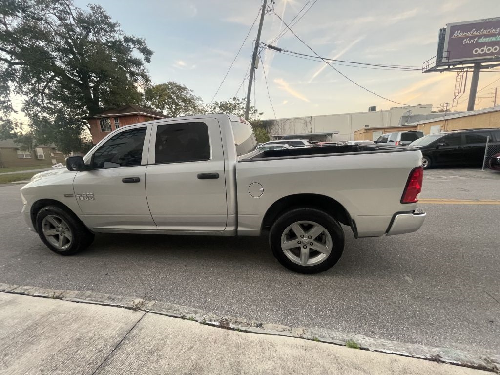RAM 1500 Tradesman Crew Cab SWB 2WD 2015