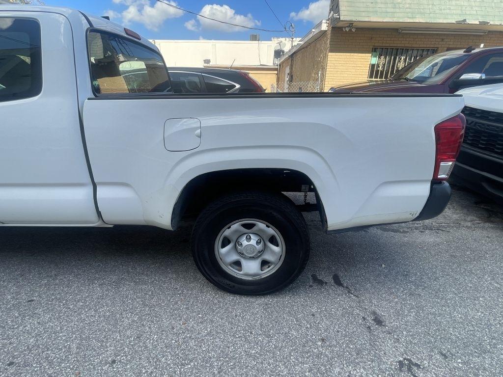 Toyota Tacoma SR5 Access Cab I4 6AT 2WD 2017