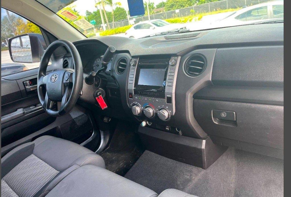 Toyota Tundra SR5 4.6L V8 Double Cab 2WD 2016