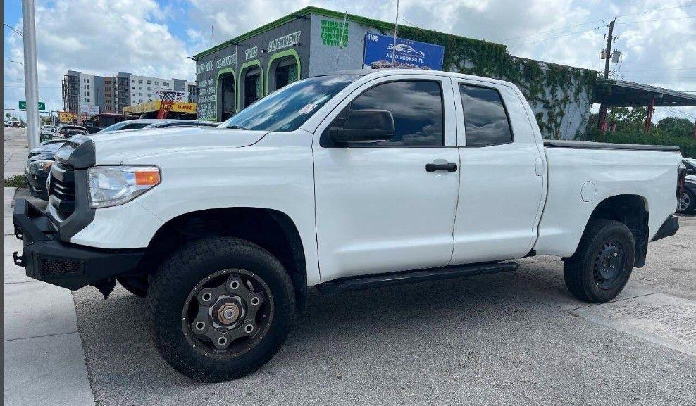Toyota Tundra SR5 4.6L V8 Double Cab 2WD 2016