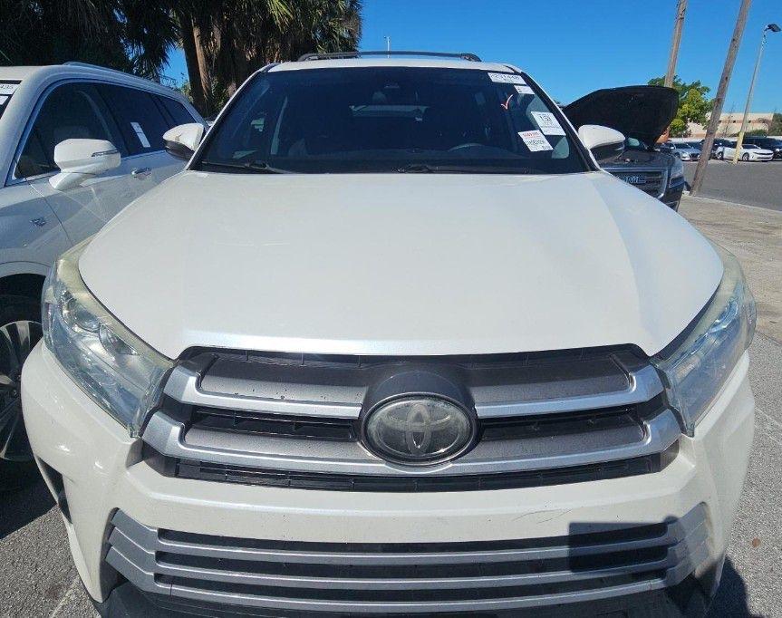 Toyota Highlander LE FWD I4 2018