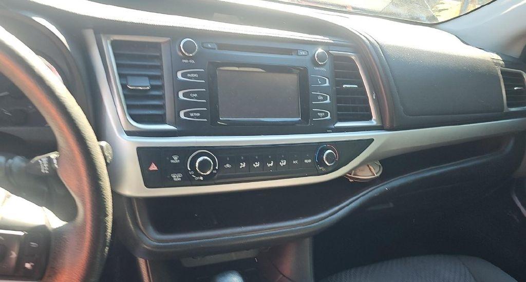 Toyota Highlander LE FWD I4 2018