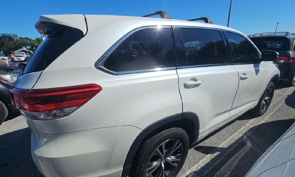 Toyota Highlander LE FWD I4 2018