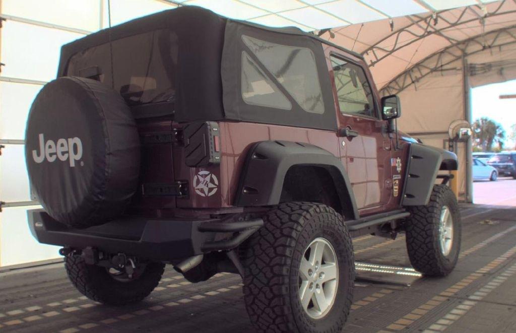 Jeep Wrangler Sport 4WD 2010