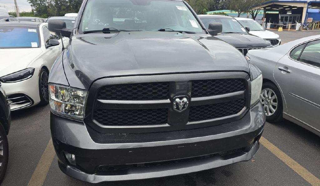RAM 1500 Tradesman Quad Cab 2WD 2016