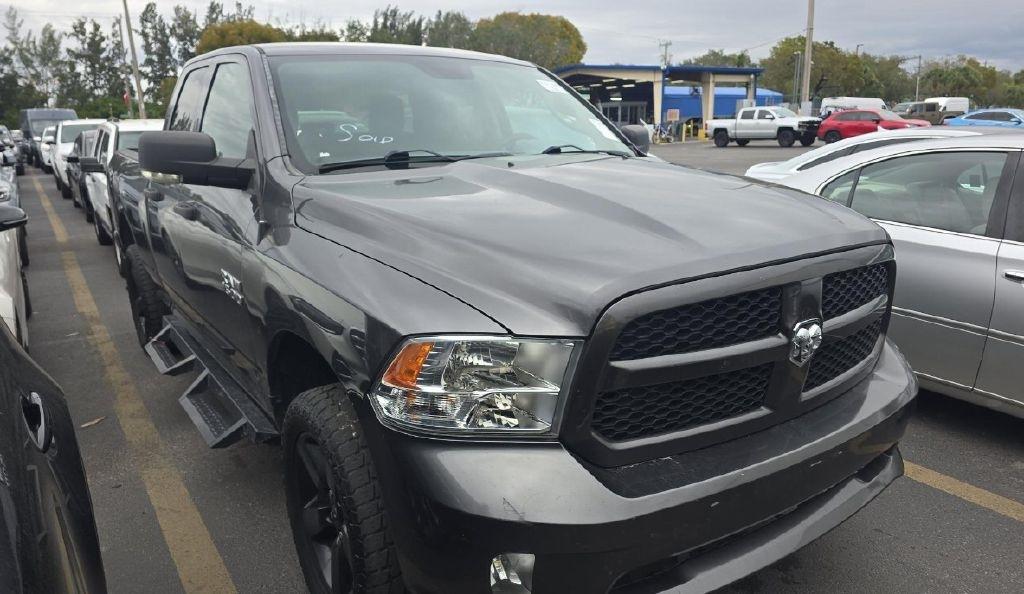 RAM 1500 Tradesman Quad Cab 2WD 2016