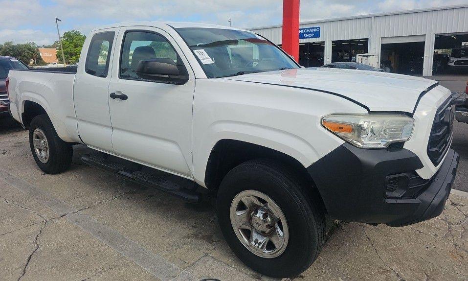 Toyota Tacoma SR5 Access Cab I4 6AT 2WD 2018