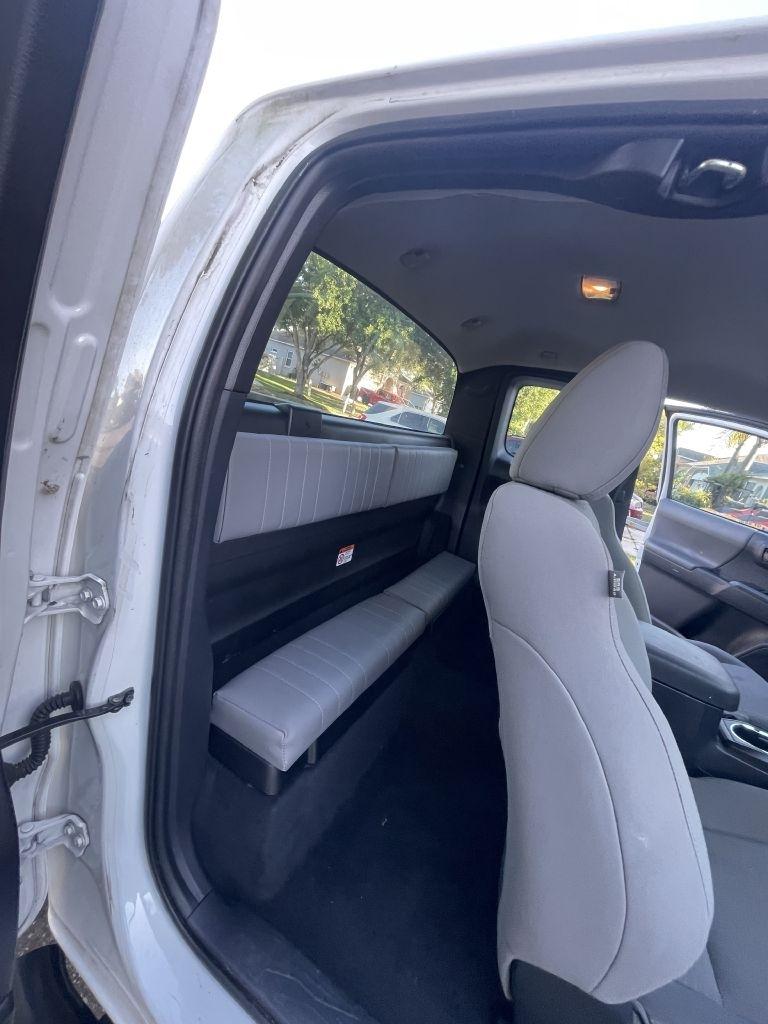 Toyota Tacoma SR5 Access Cab I4 6AT 2WD 2018