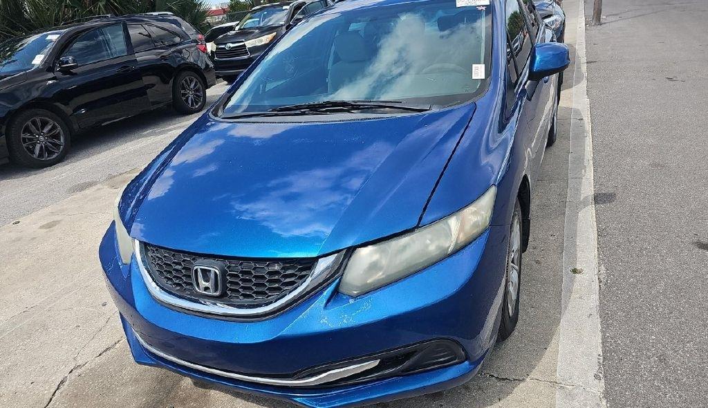 Honda Civic LX Sedan 5-Speed AT 2013