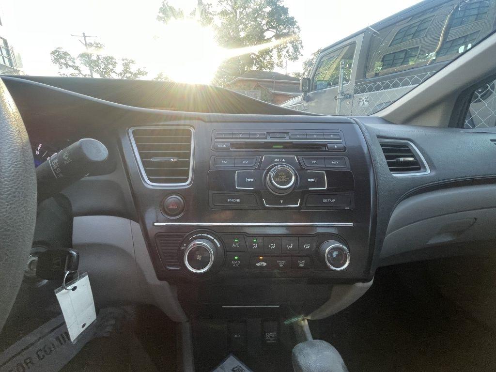 Honda Civic LX Sedan 5-Speed AT 2013
