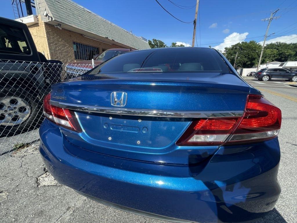 Honda Civic LX Sedan 5-Speed AT 2013