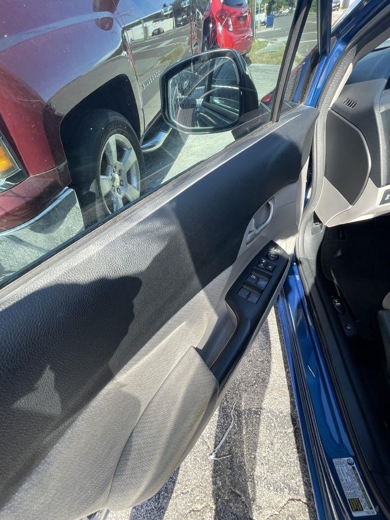 Honda Civic LX Sedan 5-Speed AT 2013