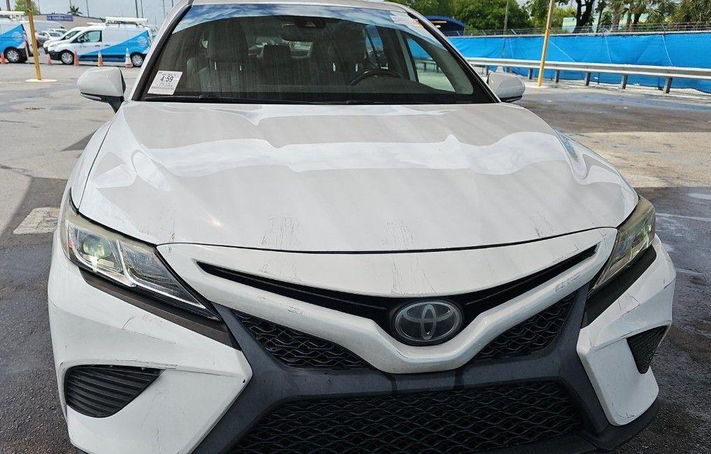 Toyota Camry SE 2019