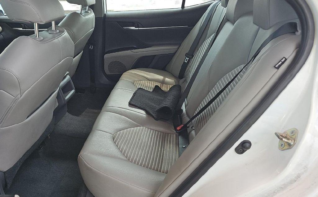 Toyota Camry SE 2019