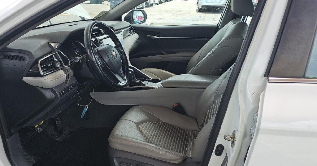 Toyota Camry SE 2019