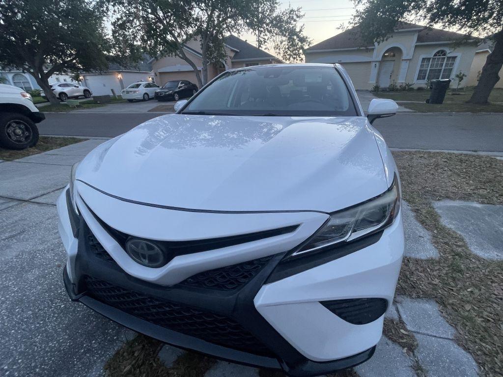 Toyota Camry SE 2019