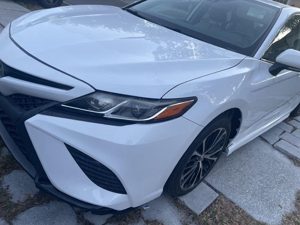 Toyota Camry SE 2019