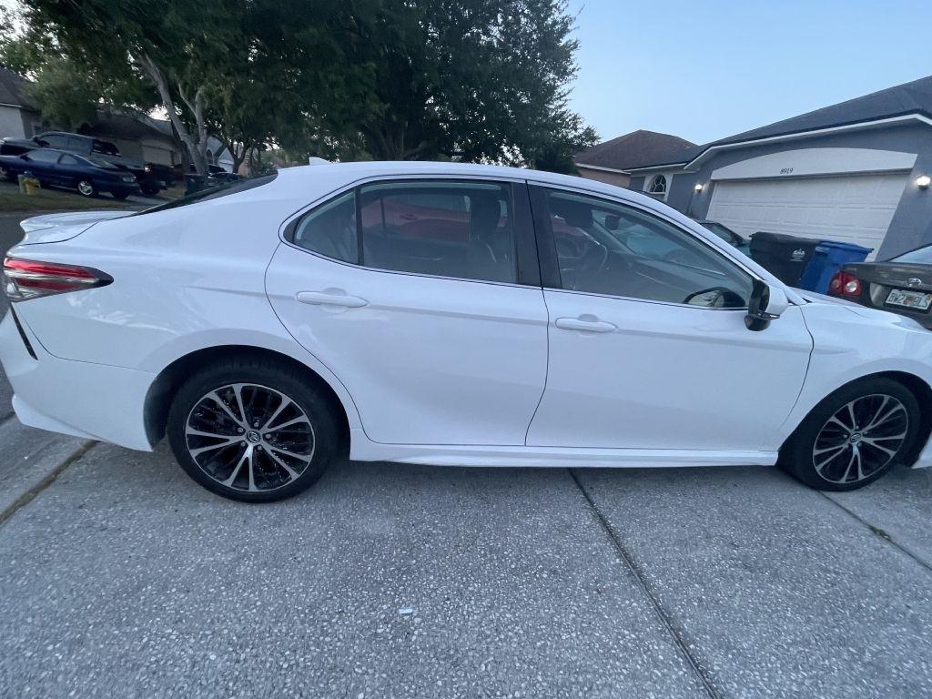 Toyota Camry SE 2019