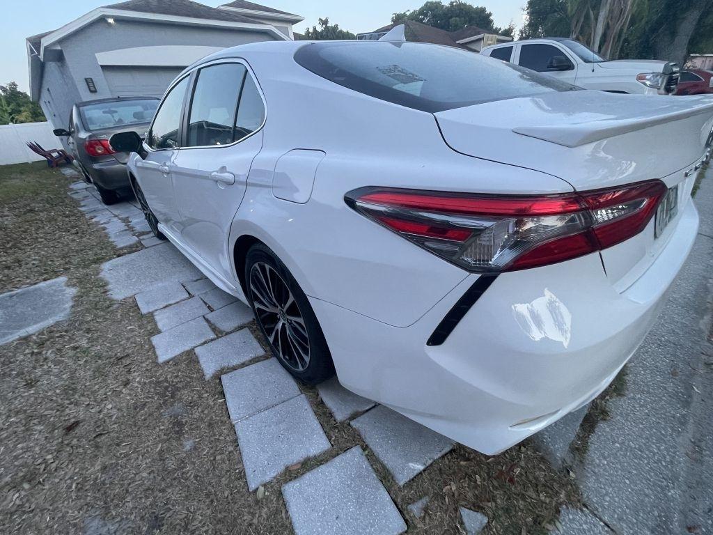 Toyota Camry SE 2019