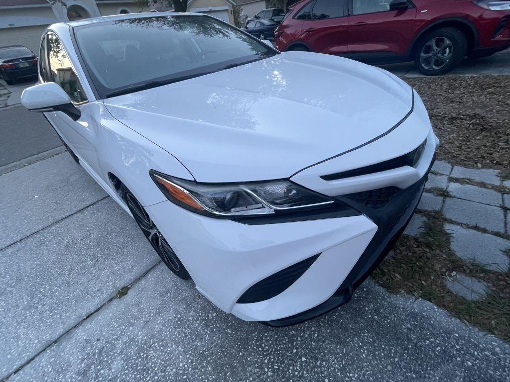 Toyota Camry SE 2019