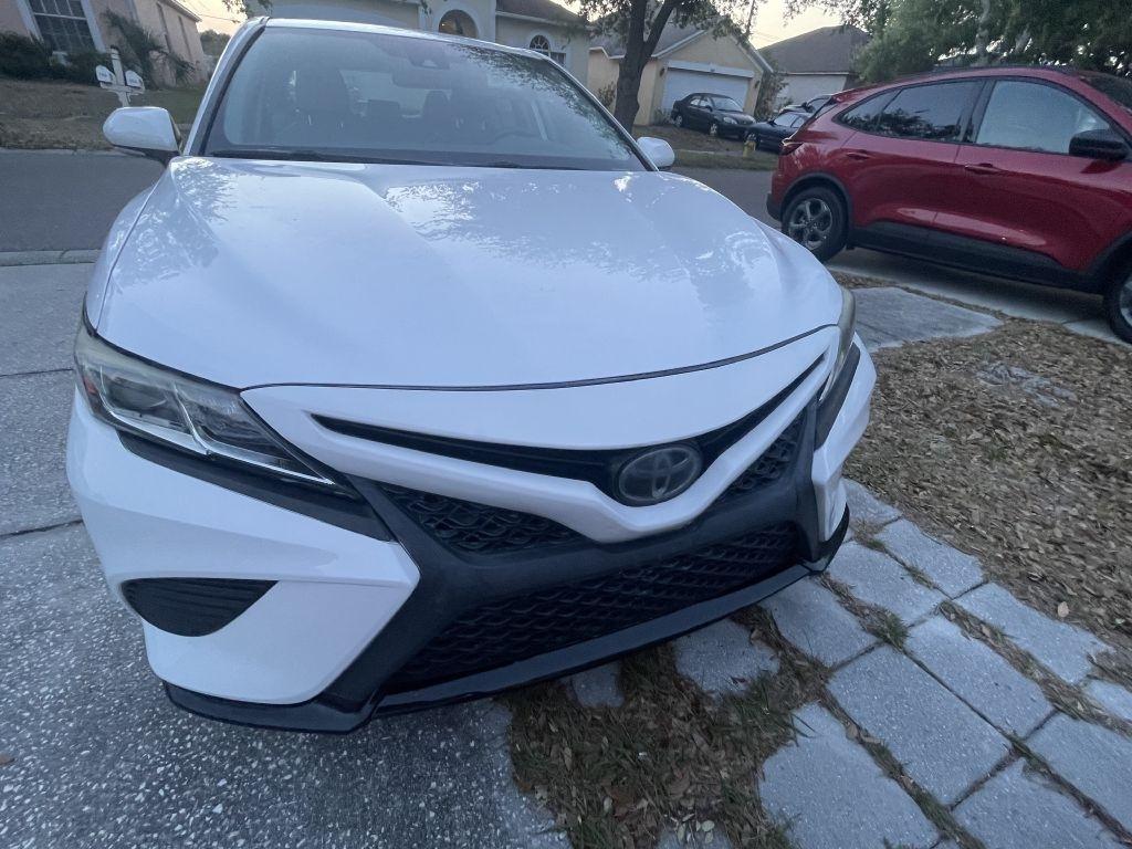 Toyota Camry SE 2019