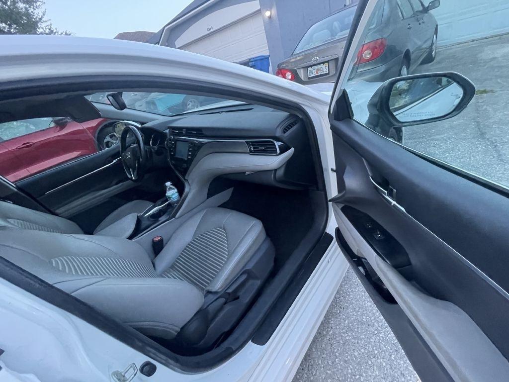 Toyota Camry SE 2019