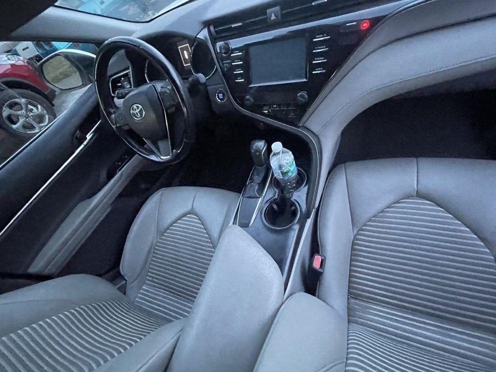 Toyota Camry SE 2019