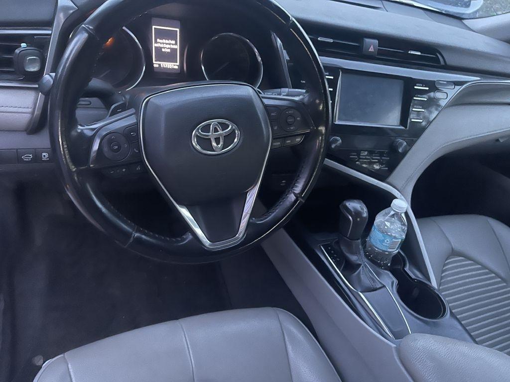 Toyota Camry SE 2019