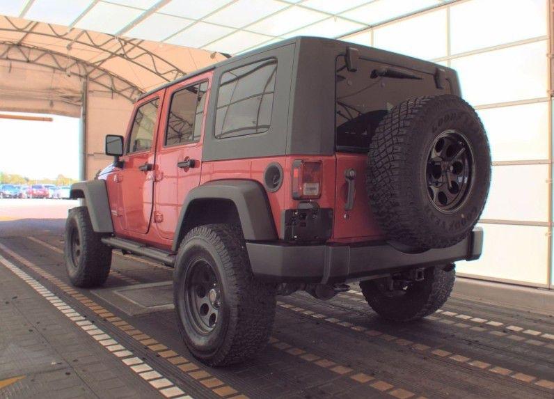 Jeep Wrangler Unlimited Sport 4WD 2010