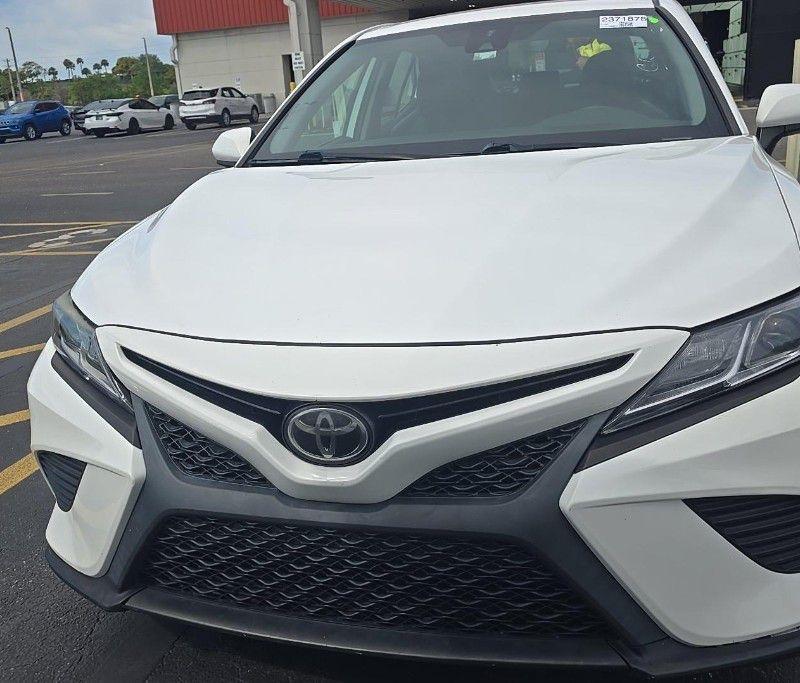 Toyota Camry SE 2019
