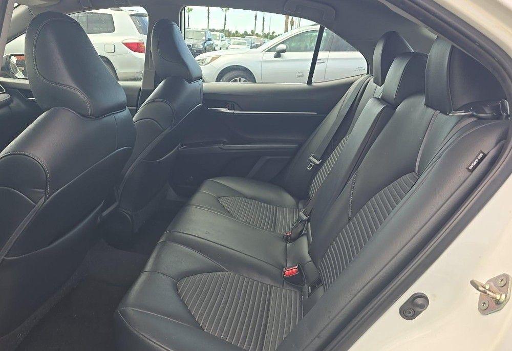 Toyota Camry SE 2019