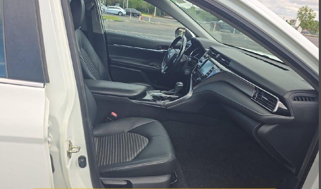 Toyota Camry SE 2019