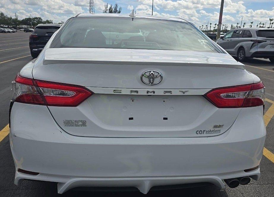 Toyota Camry SE 2019