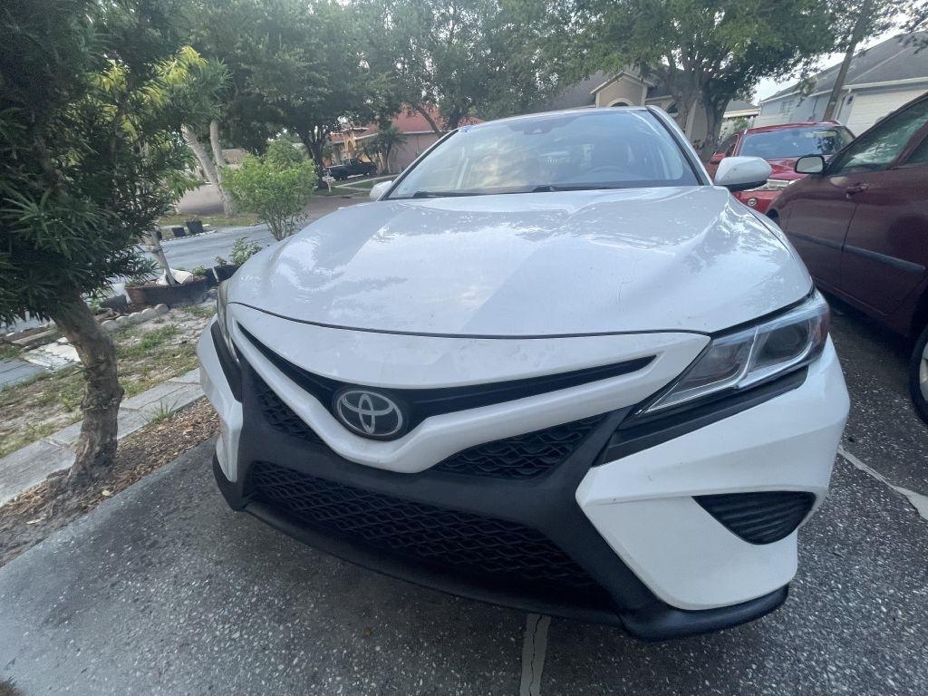 Toyota Camry SE 2019