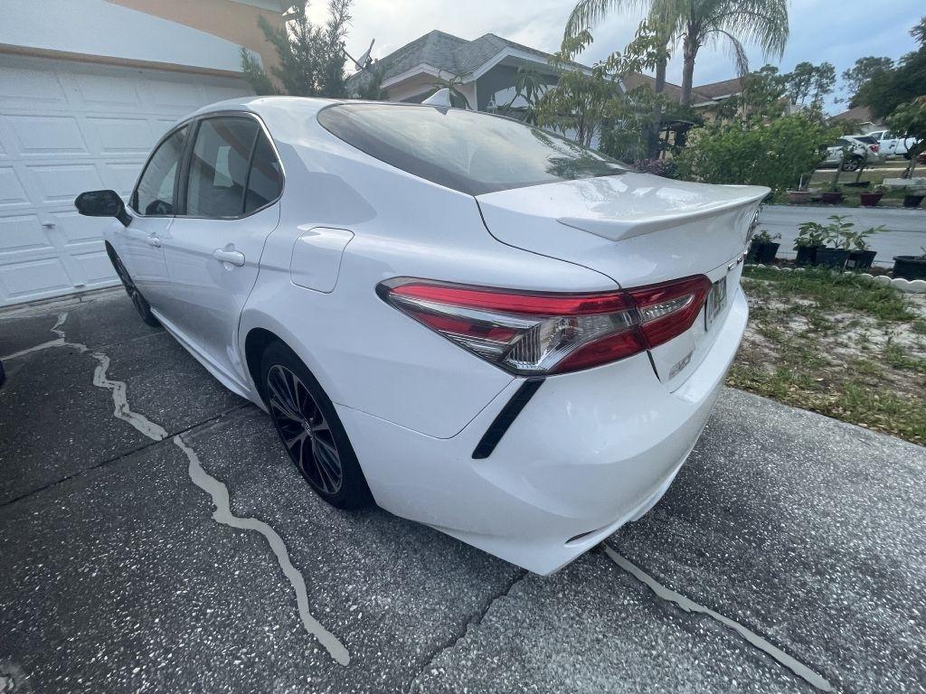 Toyota Camry SE 2019