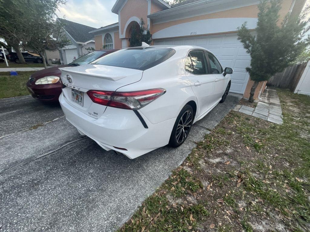 Toyota Camry SE 2019