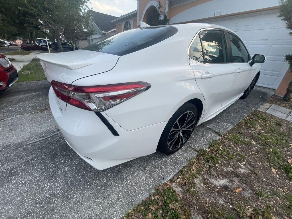 Toyota Camry SE 2019