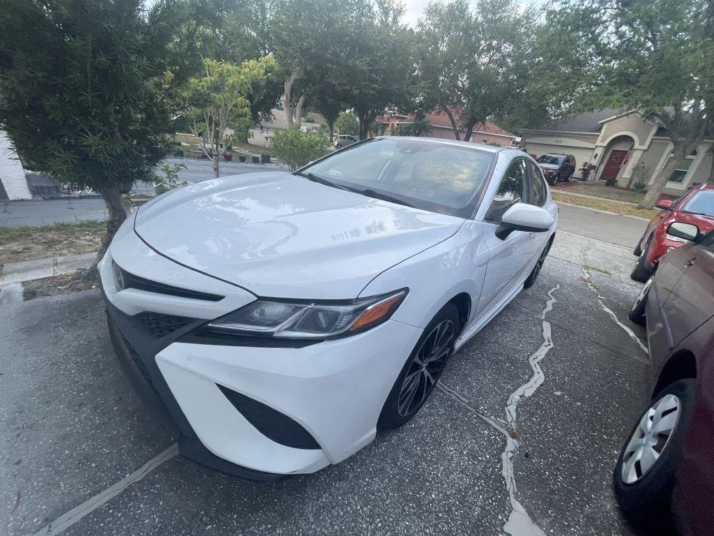 Toyota Camry SE 2019