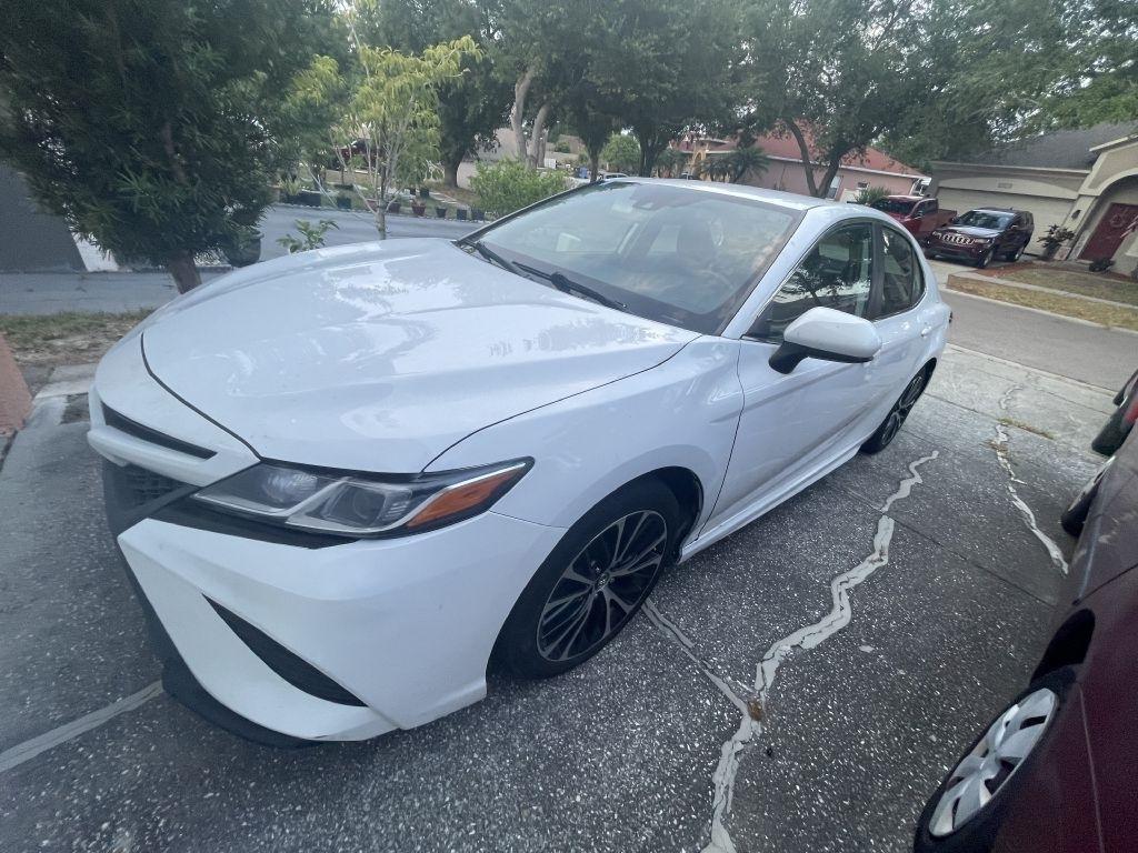 Toyota Camry SE 2019